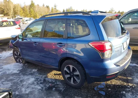 2017 Subaru Forester 2.5I Premium z USA, uszkodzony, nr VIN JF2SJAGC9HH517646